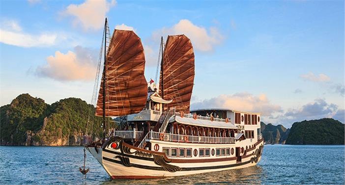 Du thuyền Royal Palace Hạ Long